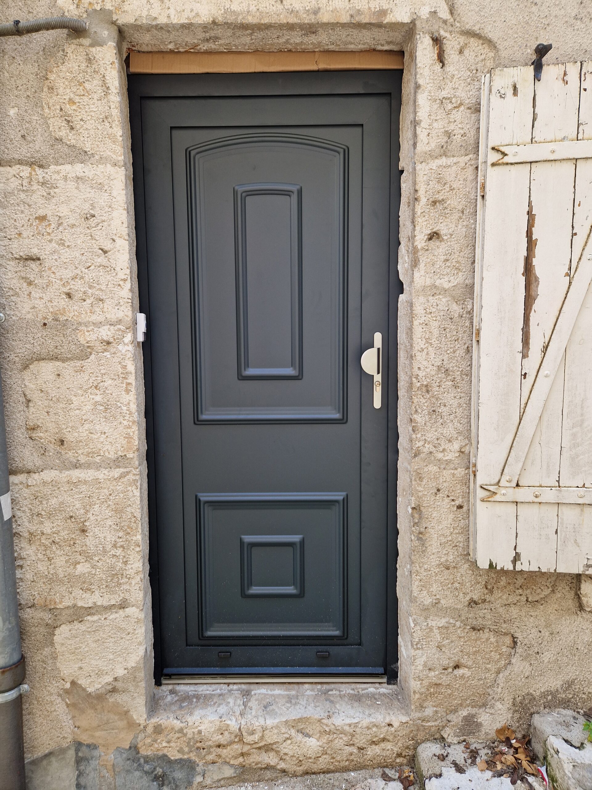 Porte d'entrée en aluminium