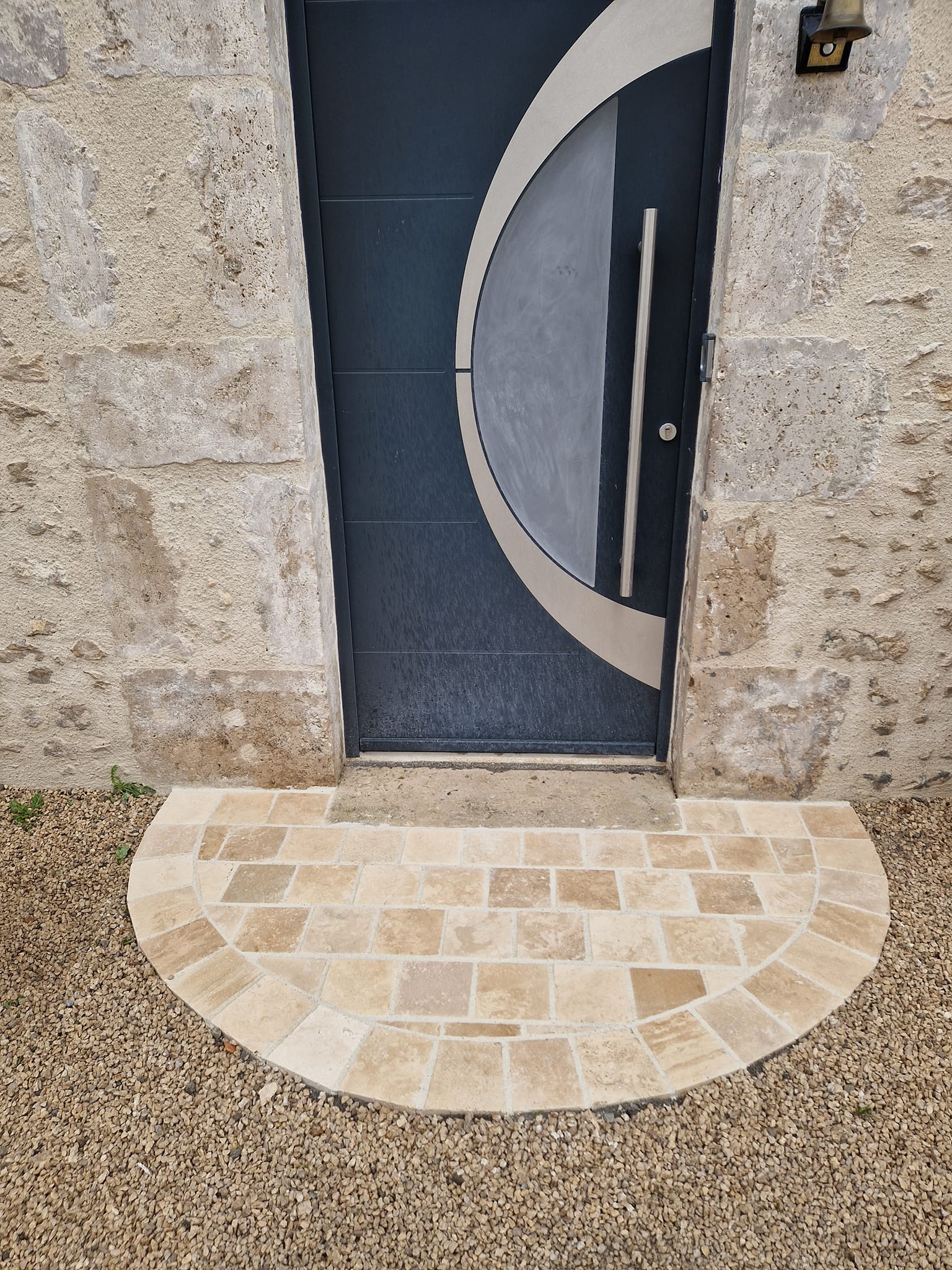 Pas de de porte d'entrée en pavés