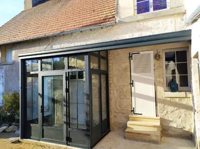 Sas pour entrée de maison en aluminium de couleur noir